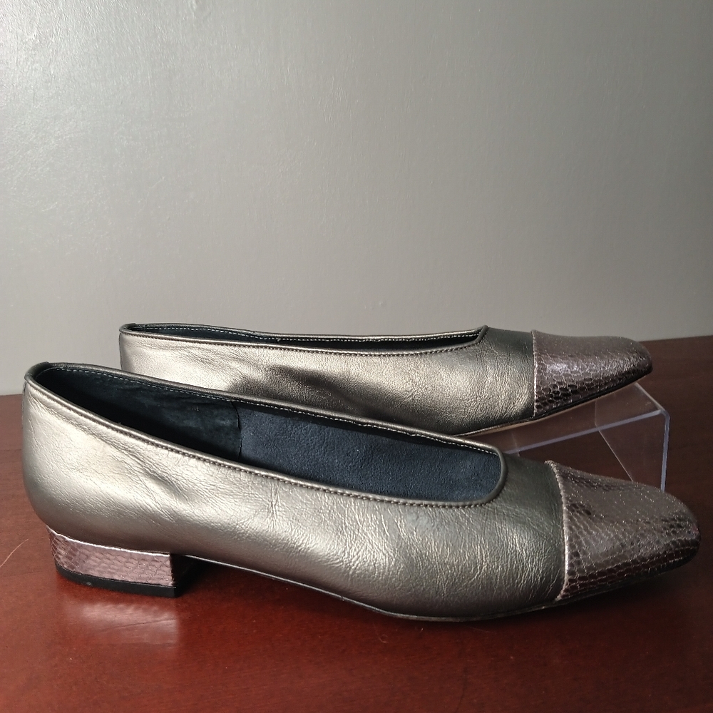 VANELi Cap Toe silver shoes size 9M
